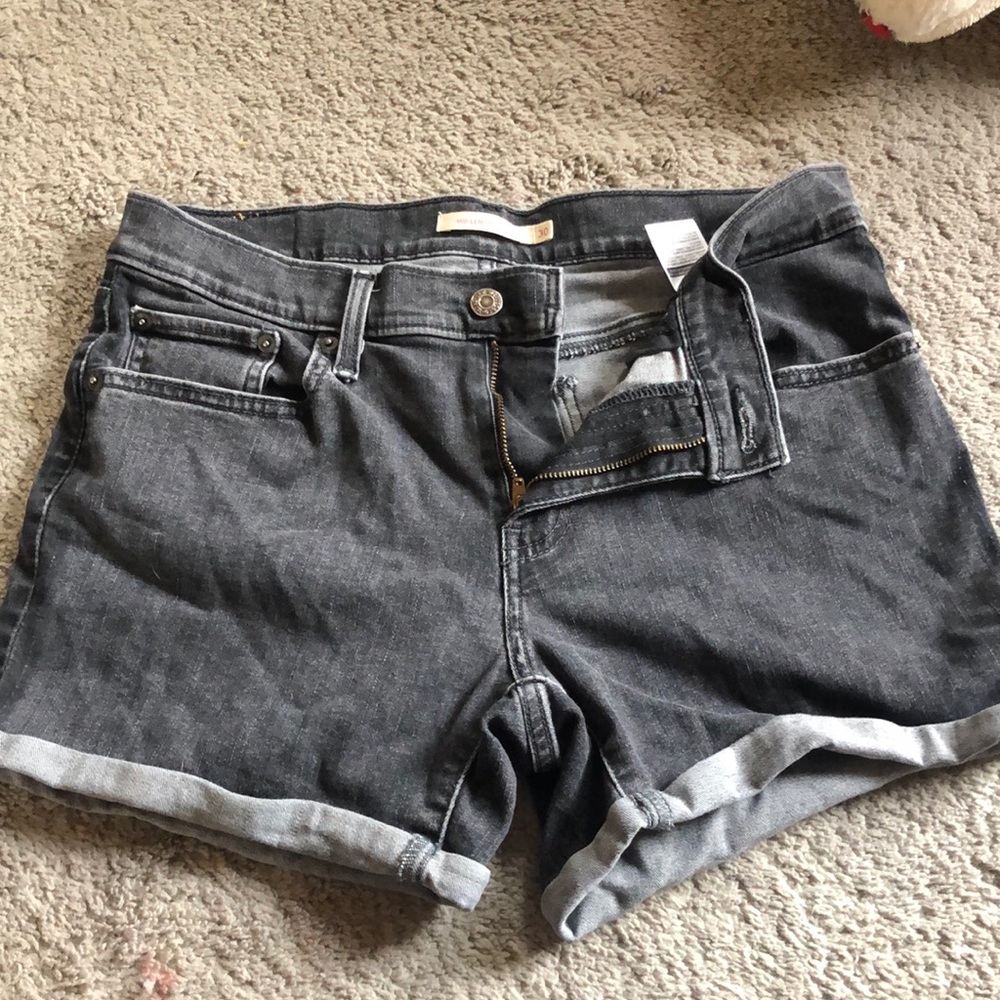 Levi’s mid length shorts